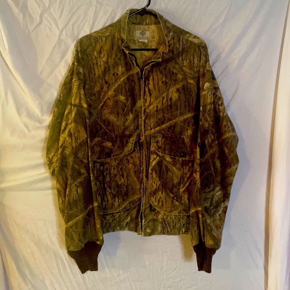 Really nice Mossyoak camouflage jacket hidden pockets w/zipper - Picture 1 of 3